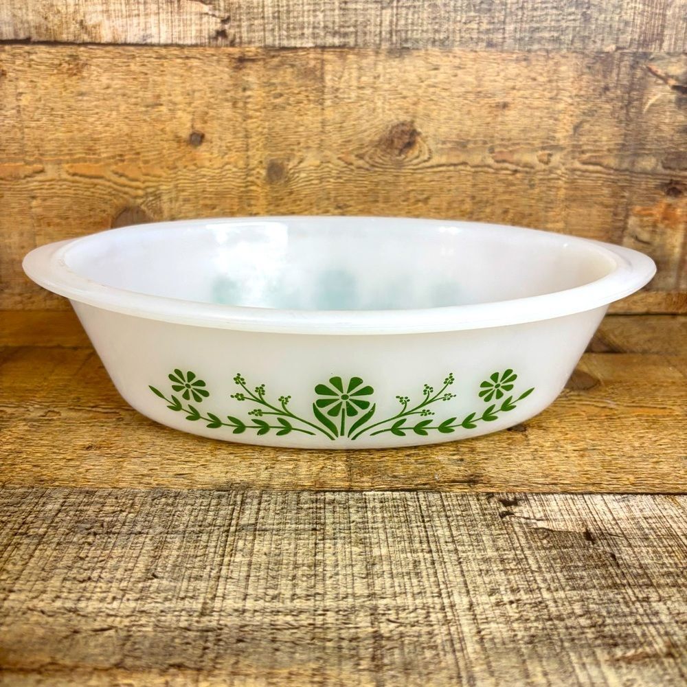 Vintage 1960’s Glasbake Green Daisy Milk Glass 1 Quart Oval Casserole J235